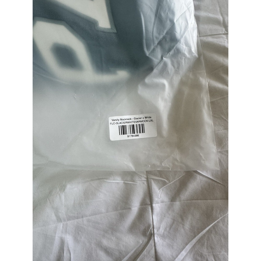 New PARKE GLACIER WHITE Size L / XL VARSITY MOCK NECK Oversized SOLDOUT - Picture 3 of 3